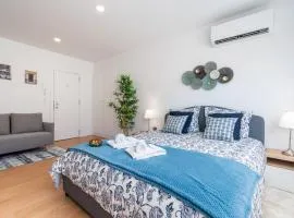 Host Wise - Comfy Sunny Flat - Prime Location