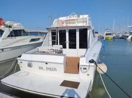 BED&BOAT II boatandholiday com