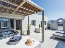 New Sea Serenity Villas Next to the Sea With Private Jacuzzi, rumah liburan di Vlychada