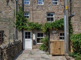 Chapel Cottage with Log Burner (Dog Friendly), hotel in Hawes