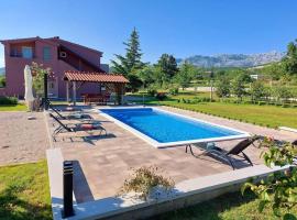 VILLA DOLA near Split - private pool, orchard, peace, hotel with parking in Dicmo