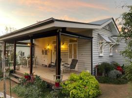 The Rustic Cottage - Canungra, hotel en Canungra