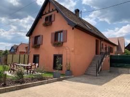 Gîte du Fronholz - Maison alsacienne avec jardin et service traiteur: Epfig şehrinde bir otel