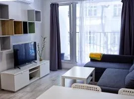 Old town 1 bdr, A/C, w/parking