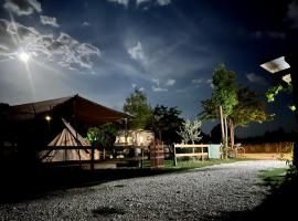 Terre del Piano-Bell Tent, kamp s luksuznim šatorima u gradu 'Corinaldo'