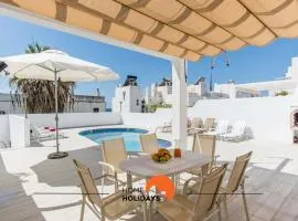 #052 V4 Mimosas by Home Holidays