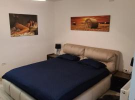 Apartament cu 1 camera spatios ,luminos ., rental liburan di Cugir