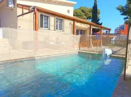 House with pool near Park Guell