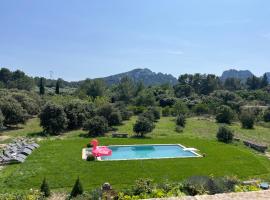 Chambre d'hôte au cœur de la Provence Eygalieres, отель, где разрешено размещение с домашними животными в городе Эгальер