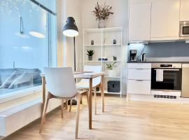 Stunning Central Apartment Helsinki, отель в Хельсинки, рядом находится Станция метро Kulosaari