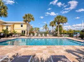 Escape Coastal Resort on Casey Key, Hotel in Nokomis