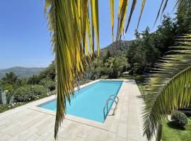 Villa de charme au calme, vue panoramique Terrasse Piscine, Jacuzzi 100% privé., hotel di Aspremont