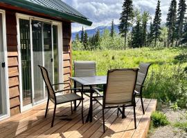 2 King Bedrooms each with full bath, Amazing Views!, Hotel in McKinley Park