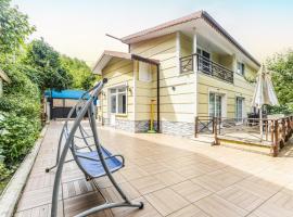 Cozy Villa w Terrace and Garden in Beykoz Istanbul, hotel with parking in Istanbul