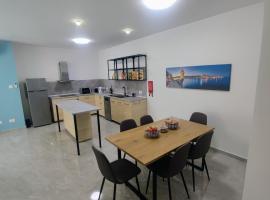 Deggies Apartments - spacious, modern apartment!, hotell sihtkohas Naxxar