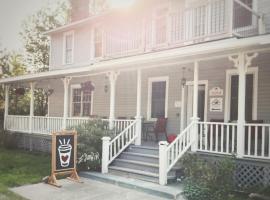 Auberge de la Gare, Station Soberlab, bed & breakfast a Sainte-Adèle