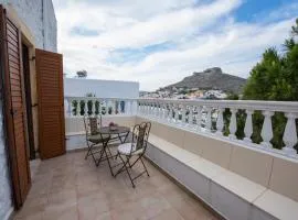 BunnyFoot: Country house of 135 sqm in Leros.