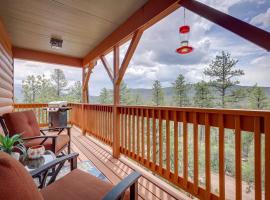 Jemez Springs Cabin with Deck and Mountain Views!, βίλα σε Jemez Springs