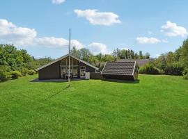 Amazing Home In Oksbl With Sauna, Wifi And 5 Bedrooms, aluguel de temporada em Oksbøl