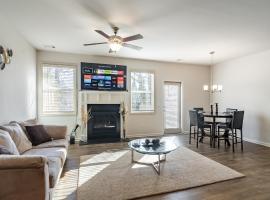 Modern Luxury Getaway near ATL/ Braves/ Six Flags, vacation home in Austell