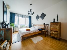 Comfy condo on the 20th floor & FREE parking, hotel near Tehelné Pole Stadium, Bratislava