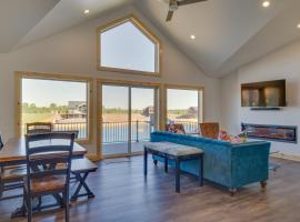 Lakefront Escape - Mins to Buckhorn State Park, Hotel in New Lisbon