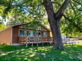 Merland Park Cottages and Motel, resort i Picton