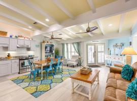 Pet-Friendly Jekyll Island Abode - Walk to Beach!、ジキル島のビーチ周辺のバケーションレンタル