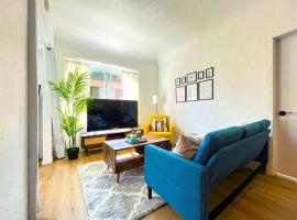Heart of Hollywood Apartment - 2Bed 2Bath, apartment in Los Angeles