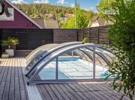 Beautiful Home In Skien With Private Swimming Pool, Can Be Inside Or Outside, hytte i Skien