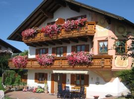 Apartment in the Allg u with view of the Bavarian Alps, cheap hotel in Bernbeuren