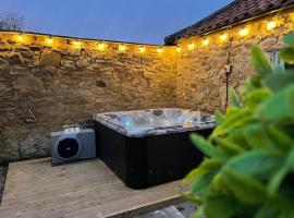 The Old Moat Barn - With Private Hot Tub, holiday rental in Stockton-on-Tees