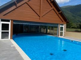 Appartement Les Pics d'Aran, hotel in Luchon
