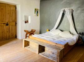 Chambres et gîte en Cévennes, B&B in Cros