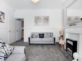 Stylish 3-Bedroom Oasis in Darlington, Sleeps 5, holiday rental in Darlington