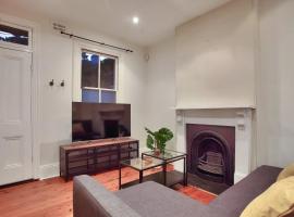 3 Bedrooms - Darling Harbour - Darling St 2 E-Bikes Included, hotell nära Wentworth Park, Sydney