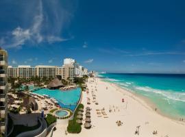 Viesnīca The Westin Lagunamar Ocean Resort Villas & Spa Cancun Kankunā, netālu no apskates objekta tirdzniecības centrs La Isla