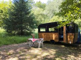 La caravane nature, ubytování v soukromí v destinaci Saint-Julien-le-Petit