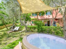 3 Bedroom Gorgeous Home In Uscio, hotel with parking in Uscio