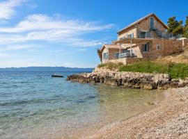 La Villa Bleue Secluded Hvar Beach House, počitniška hiška v mestu Zastražišće