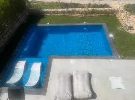 Seashell villa with private pool