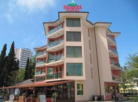Maverick Hotel, hotell i Sunny Beach