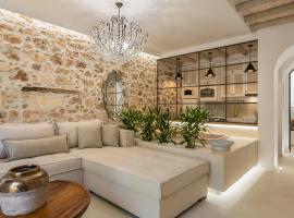 il Campanile Luxury Living, khách sạn có bồn tắm nóng ở Chania Town