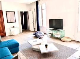 Appartement 105 m2 rue Foch Arc de Triomphe hyper centre Montpellier, hôtel acceptant les animaux domestiques à Montpellier