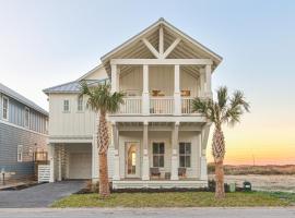 Luxury new home in desirable resort, beach access, two pools, lyxhotell i Port Aransas