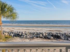 The Seaclusion Top Floor - 300 Seventh Street, cottage in Saint Simons