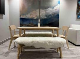 “The Art House 6” Galway, Woodquay, biệt thự ở Galway