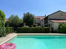 Chambres de charme avec jardin et piscine