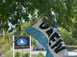 White Sails Inn, hotel cerca de The Brick Store Museum, Kennebunk