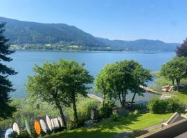 Appartment SIMONE mit Seeblick, family hotel sa Steindorf am Ossiacher See